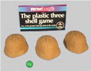 Coquilles de noix Vernet (Three Shell Game)
